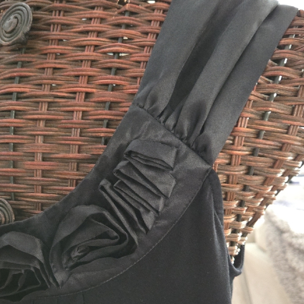 Cable & Gauge Black Ruffled Sleeveless Tank Top - Picture 12 of 13